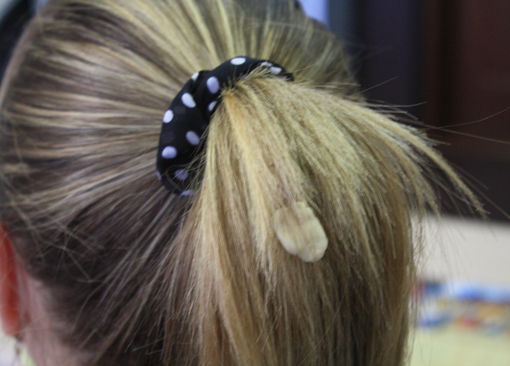 goma no cabelo como remover