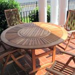 table intéressante dans le gazebo