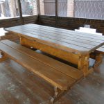 table basse dans le gazebo