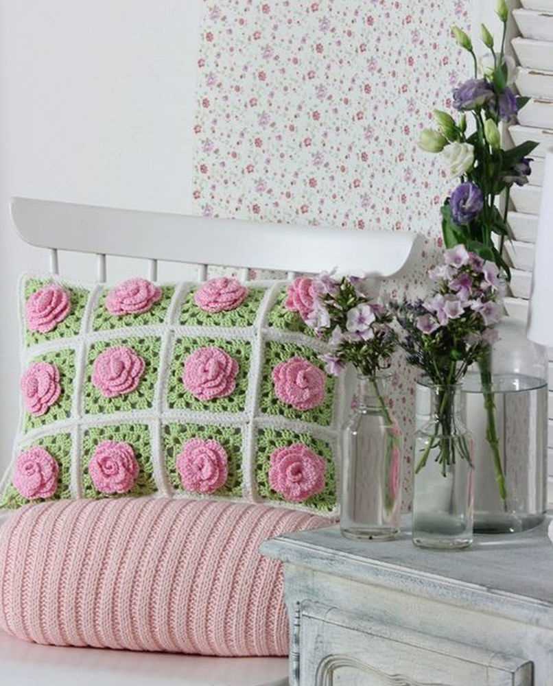 décor fleurs tricotées