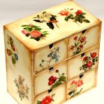 commode de découpage avec des fleurs