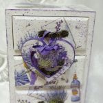 commode de découpage motif lilas