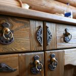 commode de découpage en bois