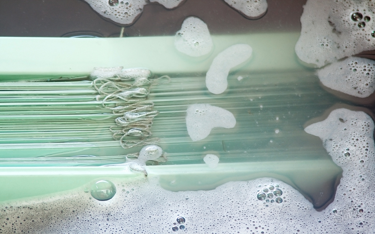 how to wash blinds