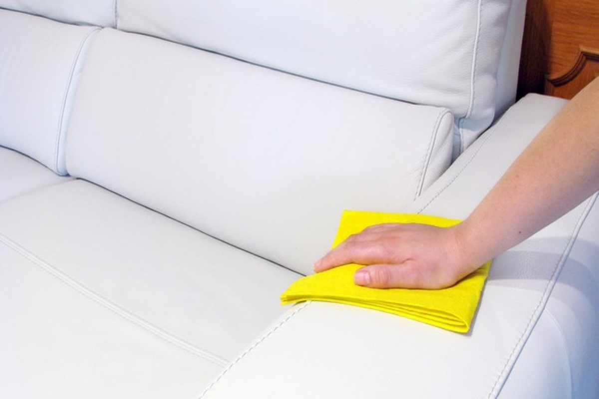 nettoyer un canapé en cuir