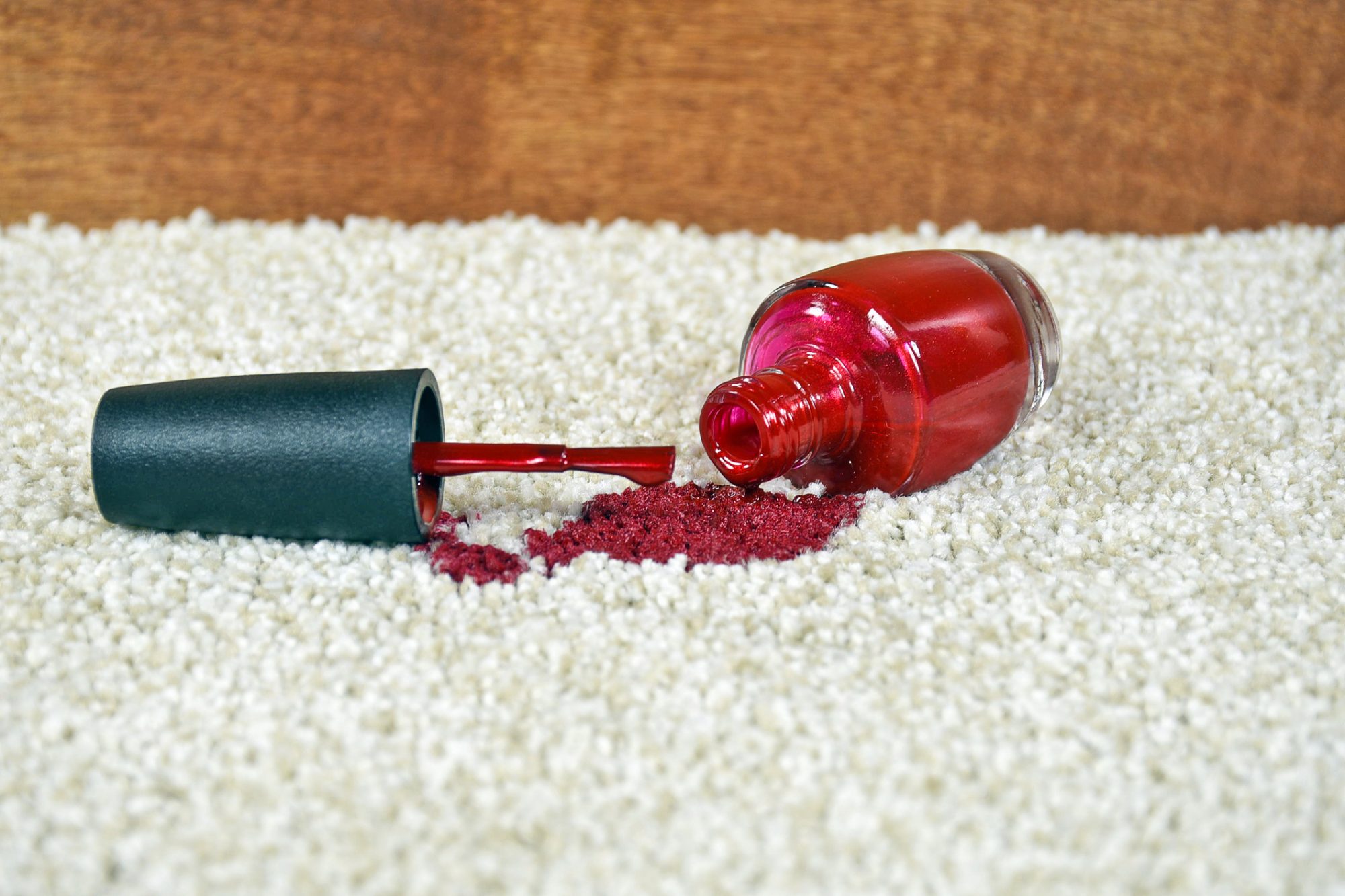 tache de vernis sur tissu