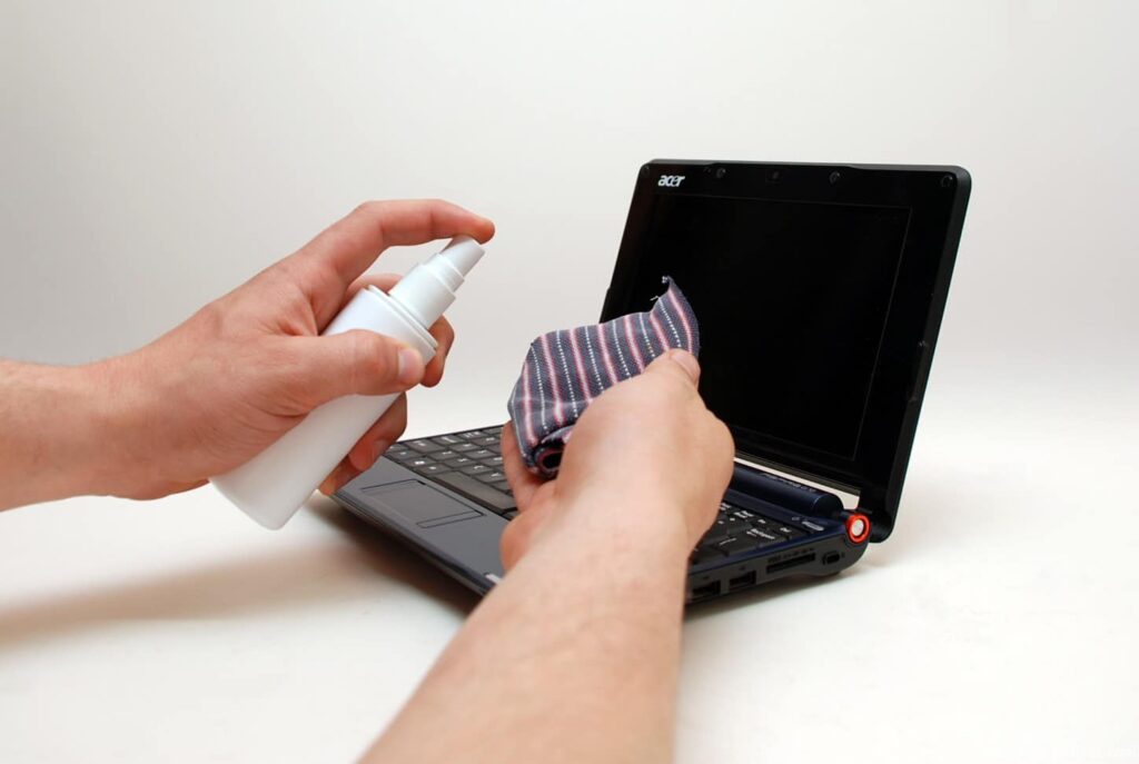 comment nettoyer le moniteur