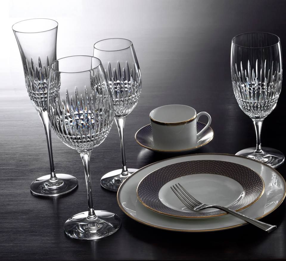vaisselle en cristal et porcelaine