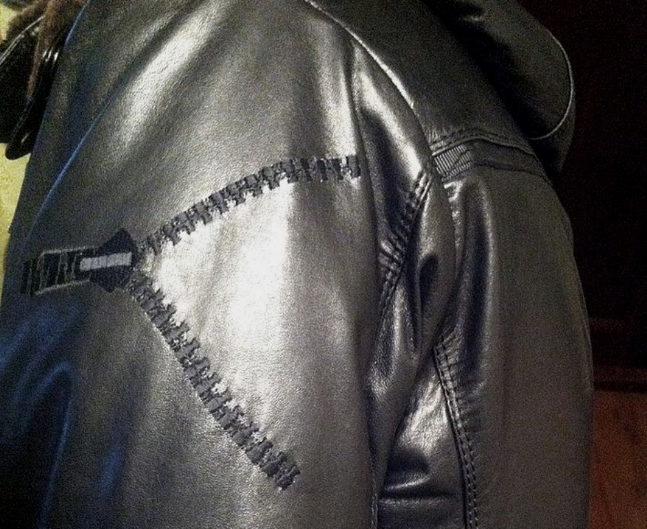 couture décorative sur une veste en cuir