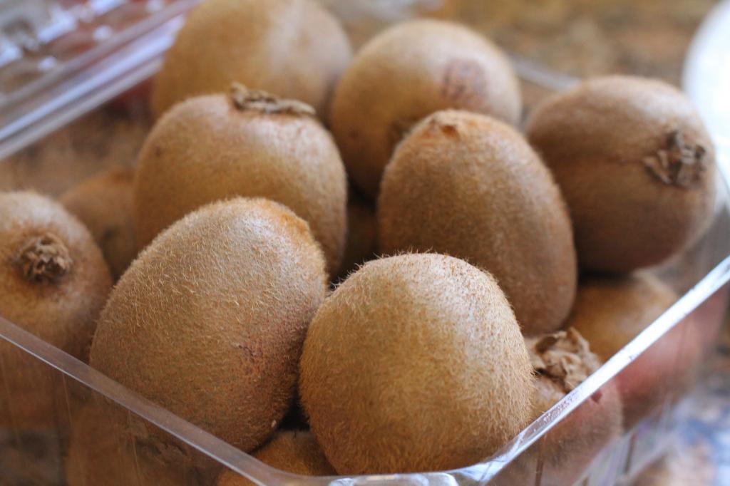 kiwi trong tủ lạnh