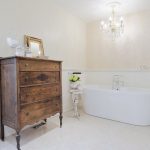 commode à l'intérieur types de décor
