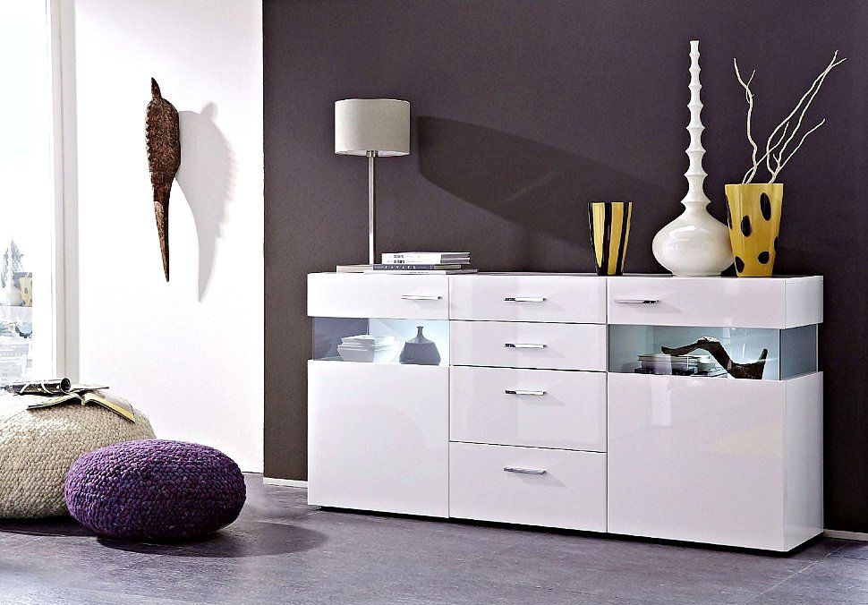 commode à l'intérieur blanc