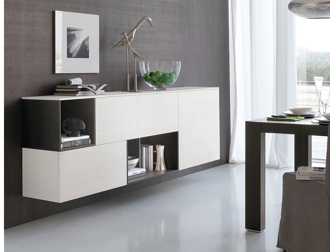 commode à l'intérieur à charnières