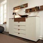 commode dans le couloir