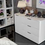 commode dans la chambre