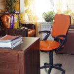 photo d'examen de chaise d'ordinateur