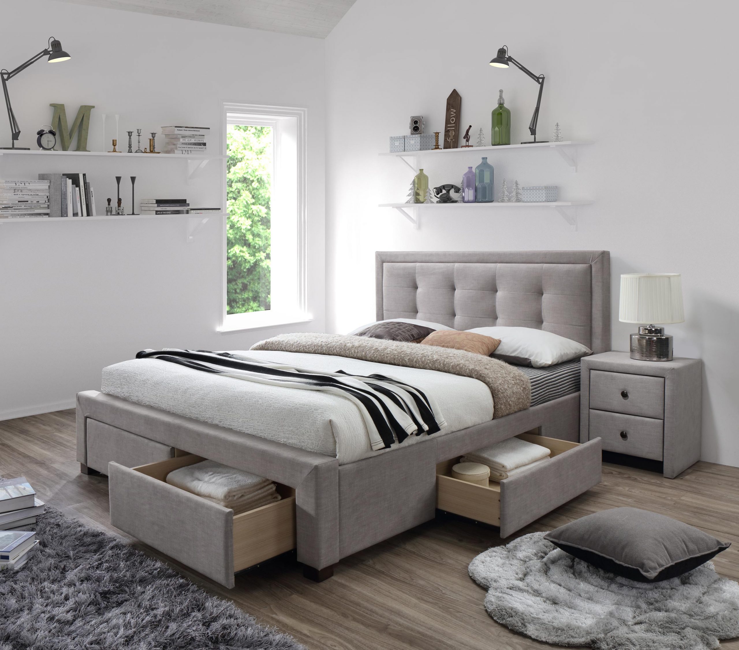 Bett mit Schubladen Foto