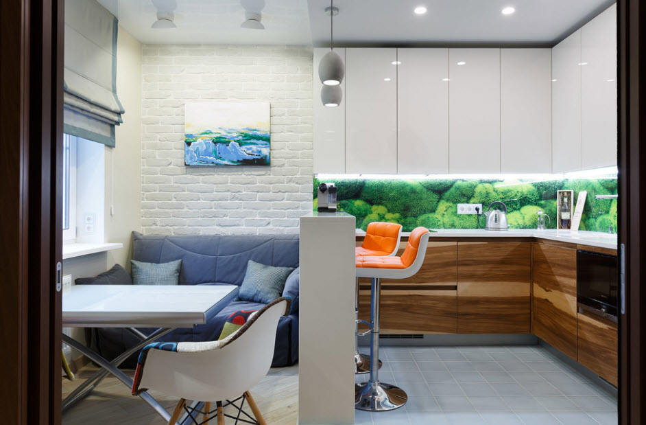 bếp 9 mét vuông với đèn sofa