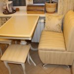 cocina de 9 metros cuadrados con un sofá tipos de decoración
