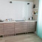 ห้องครัวที่ไม่มีการออกแบบตู้บน