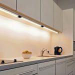 casque d'éclairage dans les options de cuisine