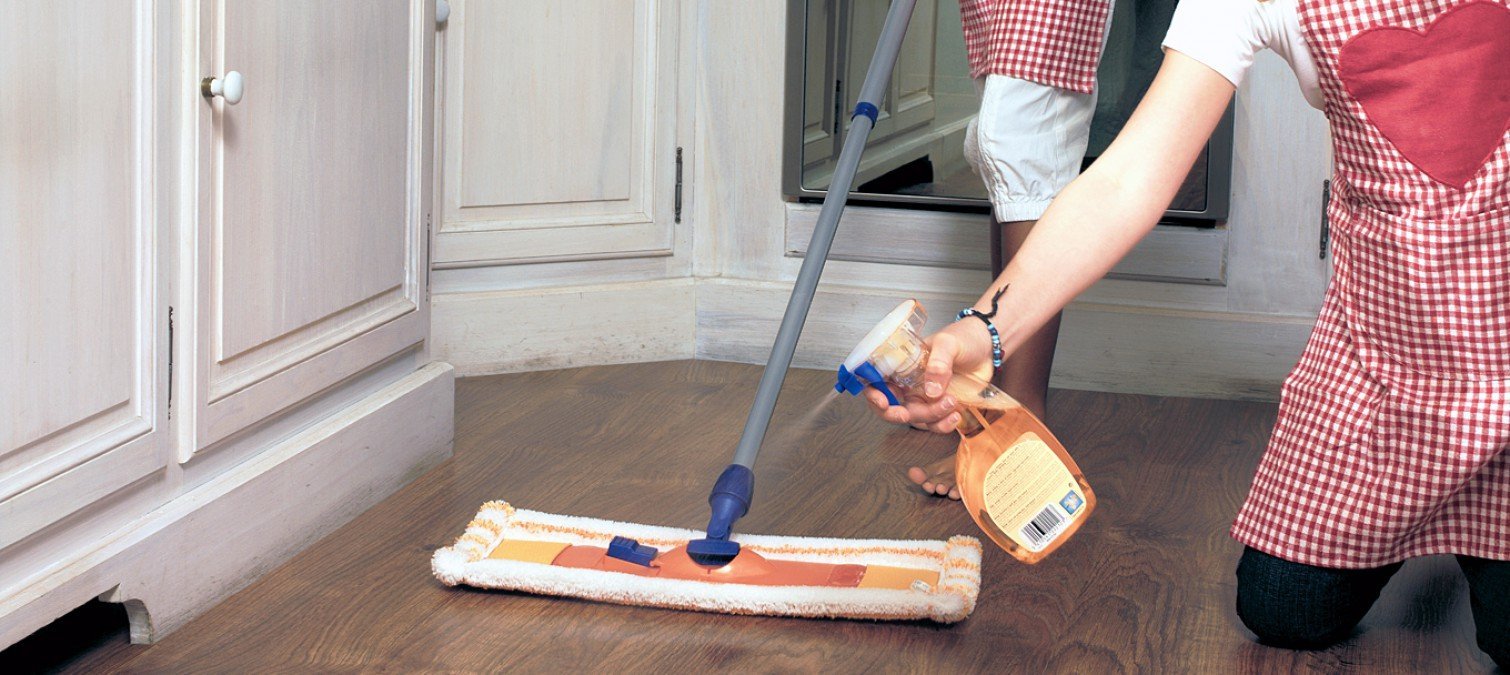 pembersihan linoleum