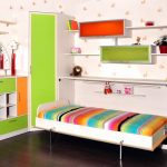 lit pliant intégré dans l'armoire