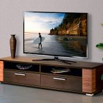oturma odasında TV rafı