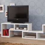 TV rafının altında standart dışı
