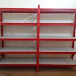 étagères et étagères dans les idées de conception de garage