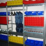 étagères et étagères dans la photo de décor de garage