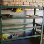 étagères et étagères dans des idées de décoration de garage