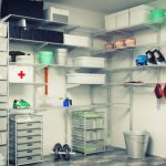 étagères et étagères dans les idées d'options de garage