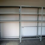 étagères et étagères dans les types d'idées de garage