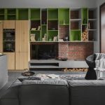 étagères à l'intérieur du mur