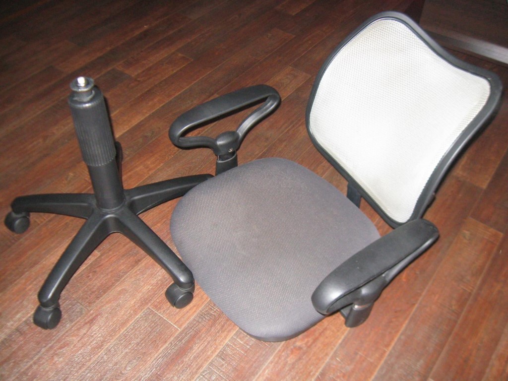 assembler une chaise de bureau