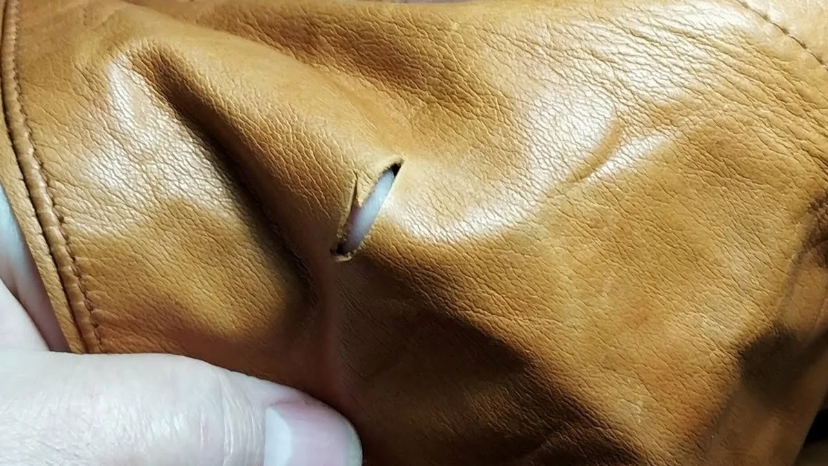 coupe sur la veste en cuir
