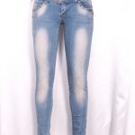 légères éraflures sur les jeans