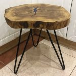 table avec scie sur pieds hauts