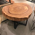 table avec coupe à la scie avec anneaux