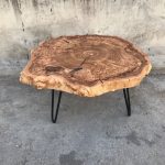 table naturelle avec coupe à la scie