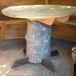 table originale dans le gazebo