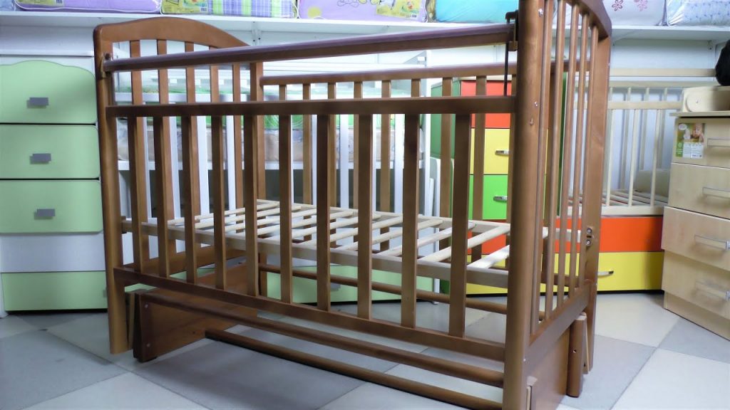 pendulum crib assembly principle