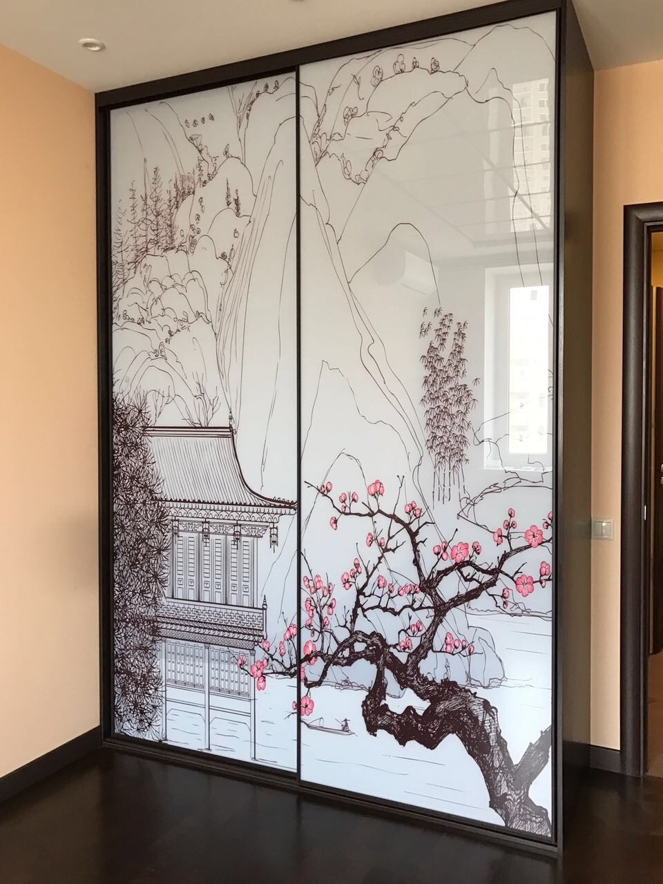 Kleiderschrank mit Sakura
