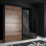 Kleiderschrank aus 2 Hälften