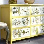 commode de restauration jaune