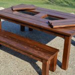 table de gazebo avec des évidements