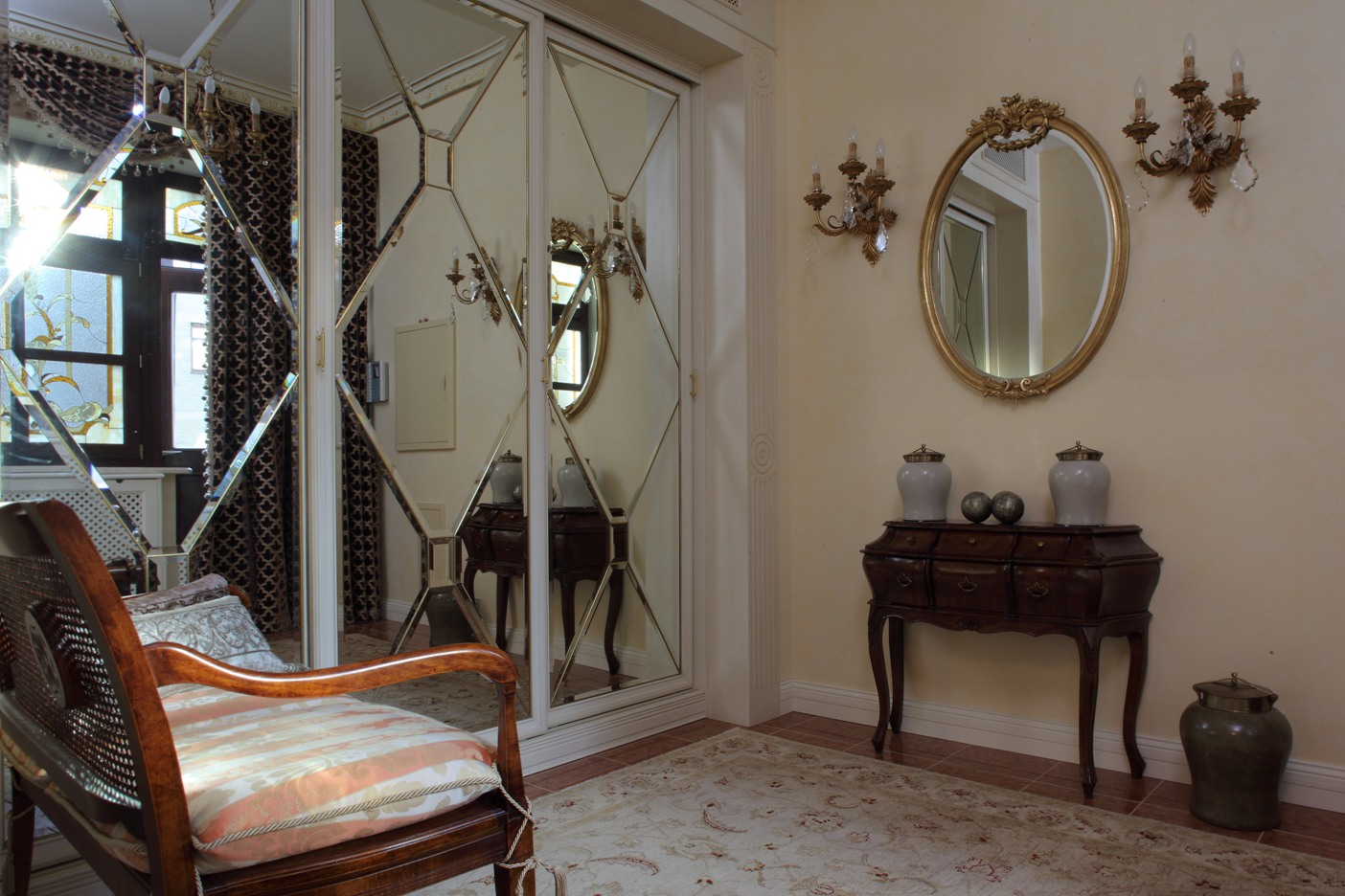 sliding wardrobe with facet decoration