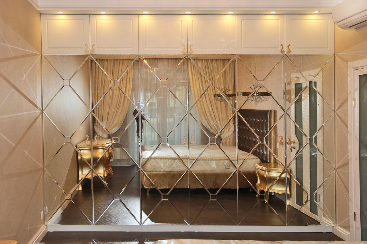 wardrobe with facet in the bedroom