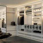 Schiebegarderobe mit Lichtfotodekor